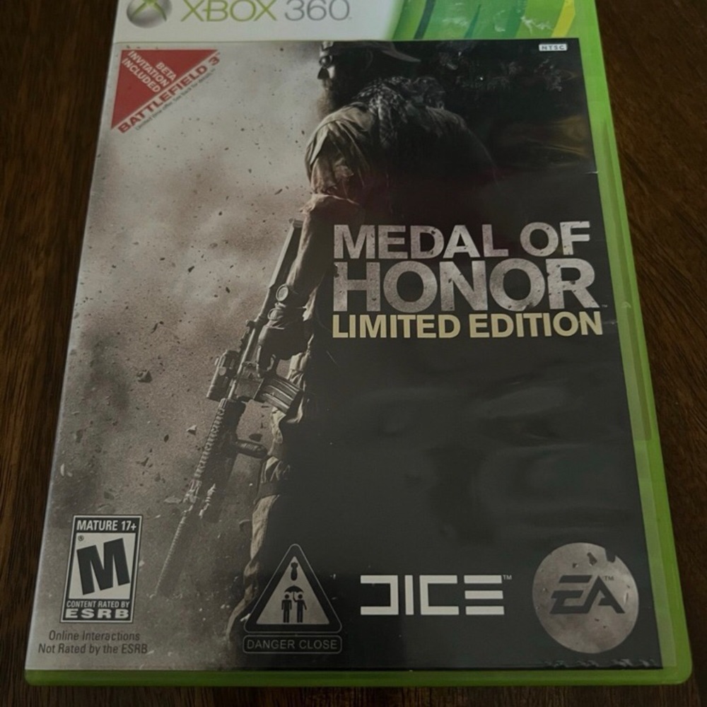 Microsoft Xbox 360 Medal of Honor Limited Edition - Green and Black